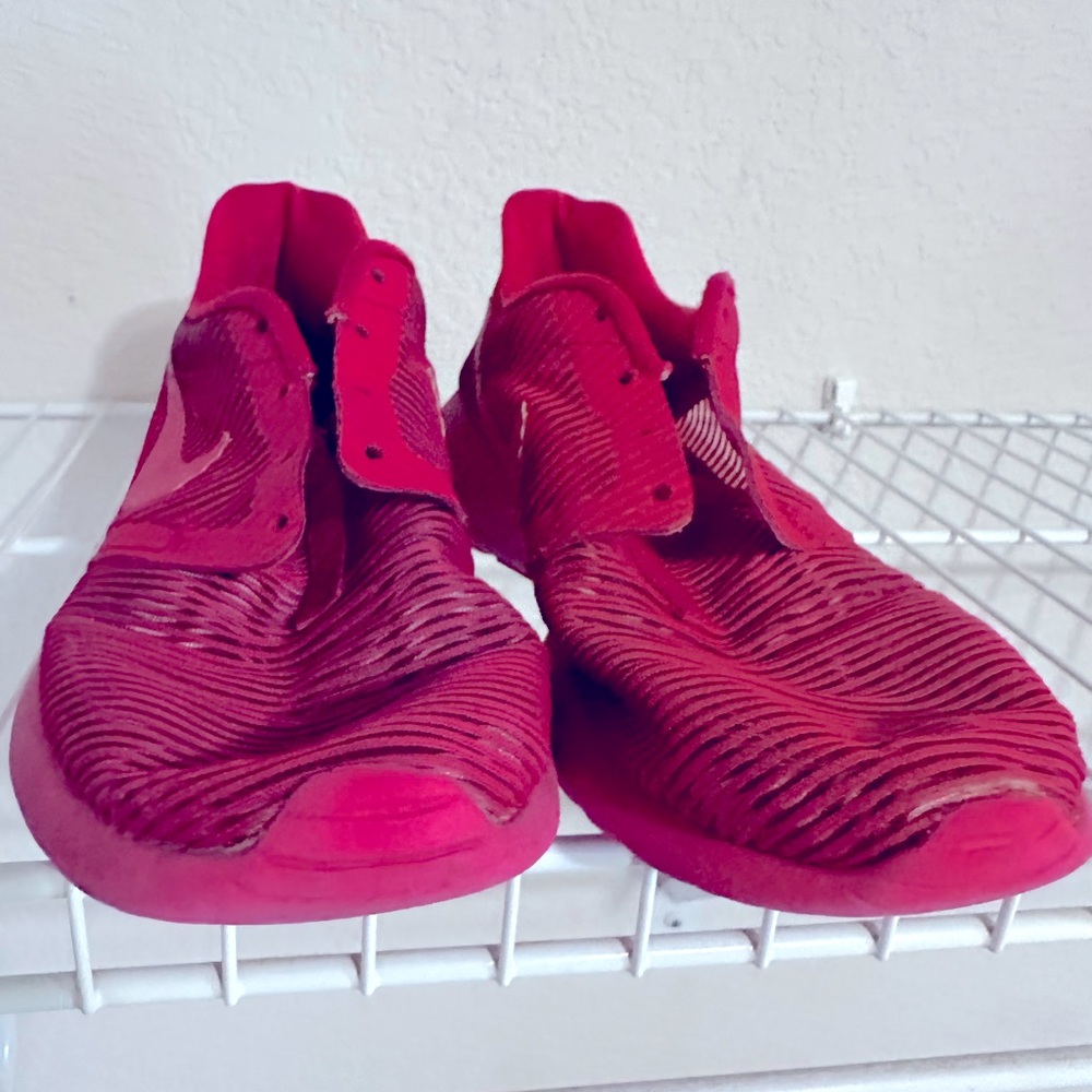 Shoes - Picture 5 of 5